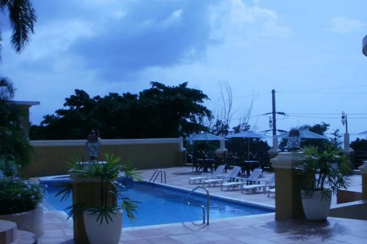Grandiosa Hotel Montego Bay 2*,